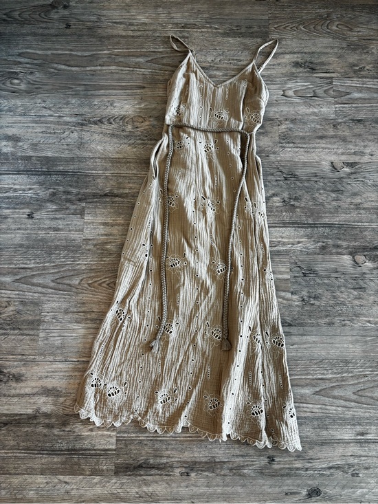 Universal Thread Dresses & Skirts - Universal Threads Floral Dress